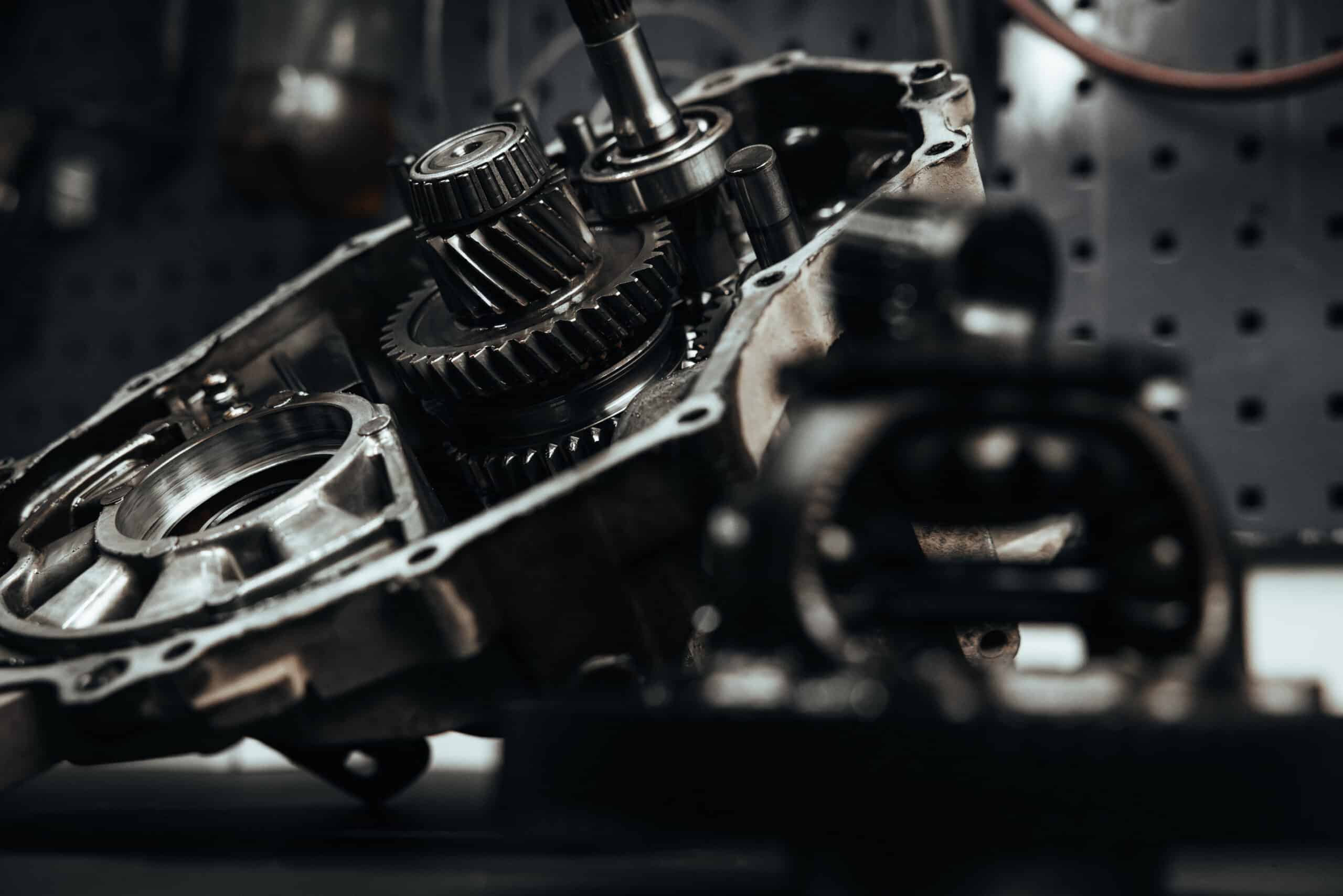 MaxSpeed Service – Autohuolto Raisio. Lähikuvaa auton osista.